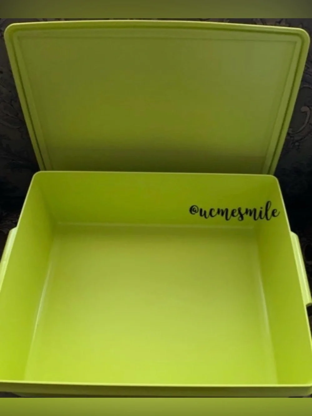 Tupperware  Margarita Green Jumbo Kimono Keeper